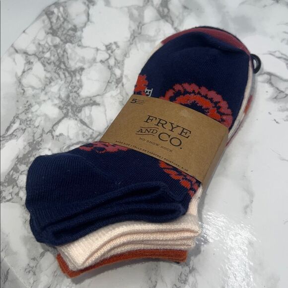 FRYE AND CO. No Show Socks 5 Pair-NEW! Size 5-10 - Picture 1 of 5